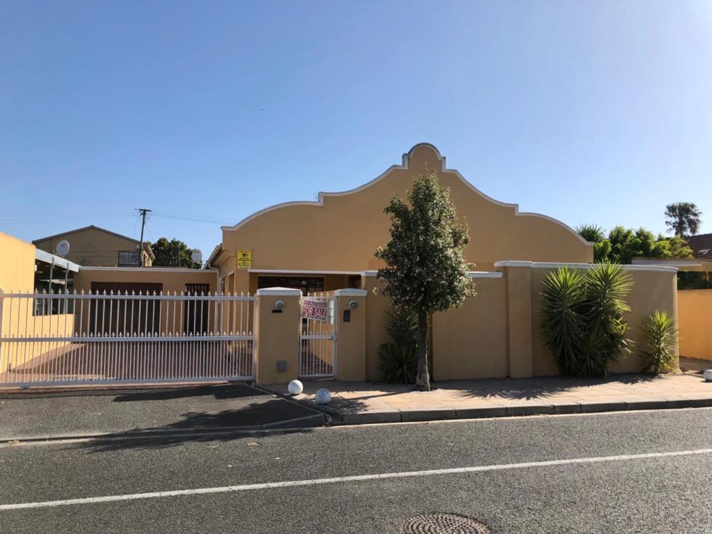 4 Bedroom House for Sale - Western Cape