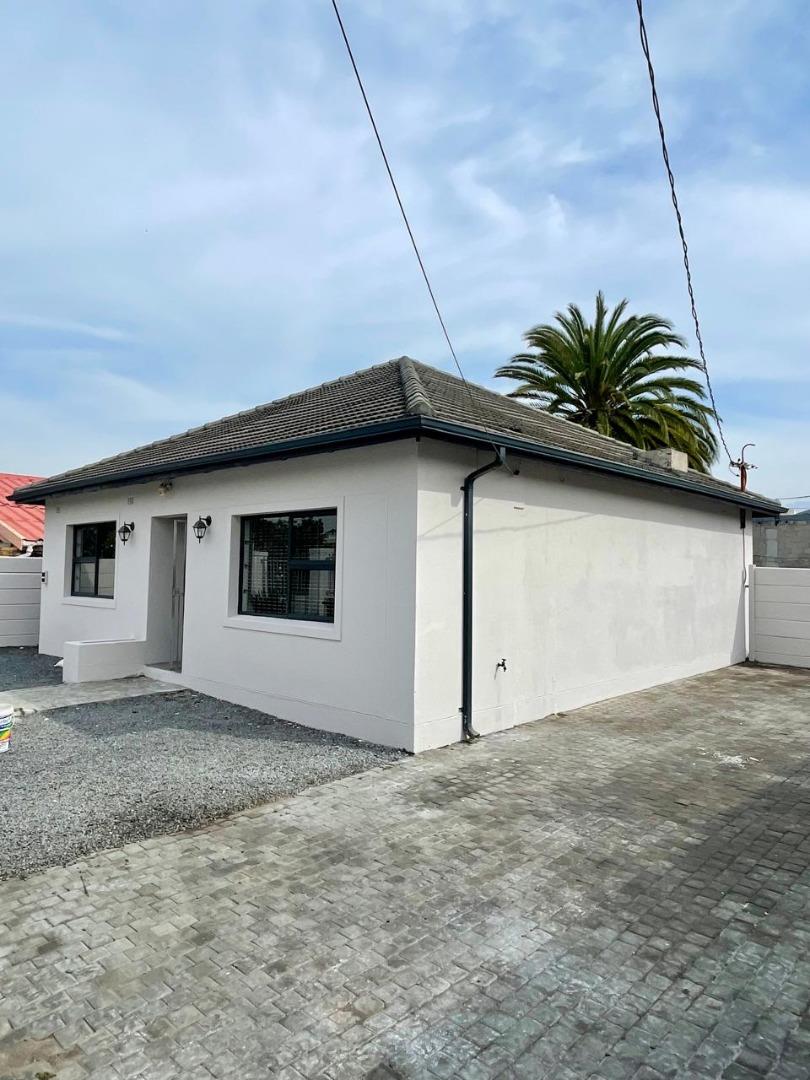 3 Bedroom  House for Sale in Cape Town - Western Cape