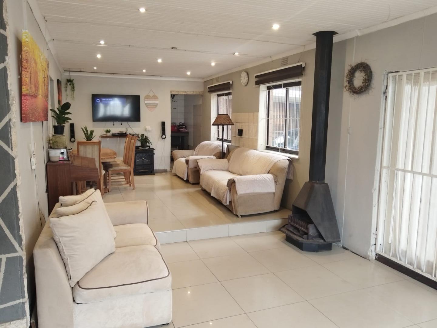 5 Bedroom House for Sale - Western Cape